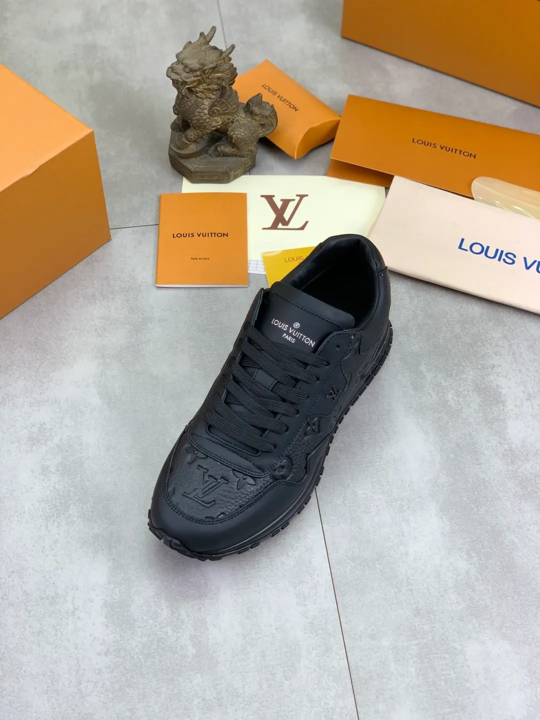 Men's men's shoes 💰P680 new style 💶[LOUIS VUITTON] (original order) new style 🍀LV Louis Vuitton * - top version of LV classic trendy shoes! Made of imported original cowhide and water-dyed cowhide lining. The latest original wear-resistant rubber combination outsole! High quality products! Multiple colors available, code number: 38-44 (45 46 customized)
